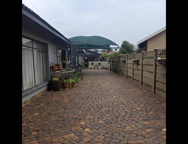 3 BEDROOM HOUSE FOR SALE IN FALCON RIDGE